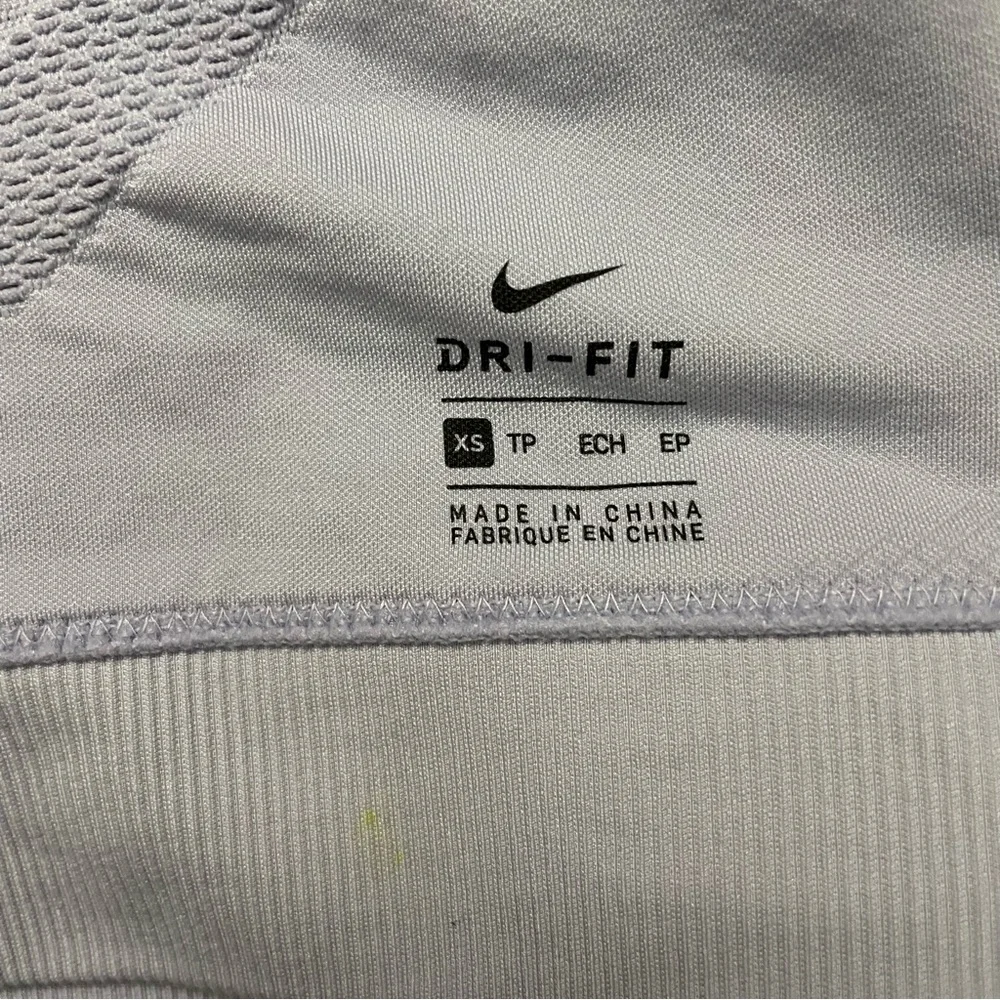 Nike Sports Bra Seamless Light Impact Yoga Pilates Lounge Lavender Purple Dawn